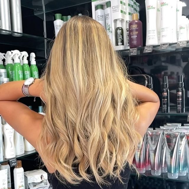 Blond doré sur cheveux longs